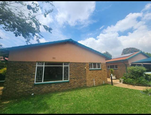 3 BEDROOM HOUSE FOR SALE IN HELIKONPARK